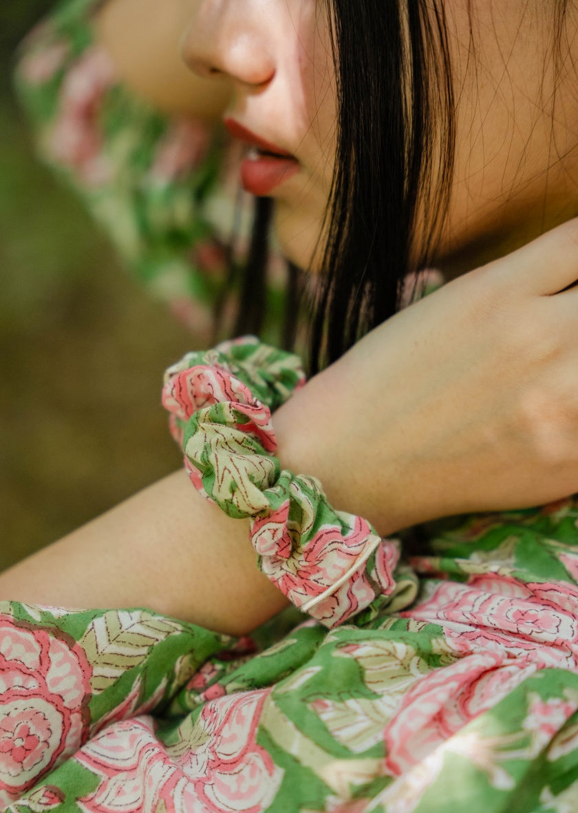 Floral Green Scrunchy - Odhanon